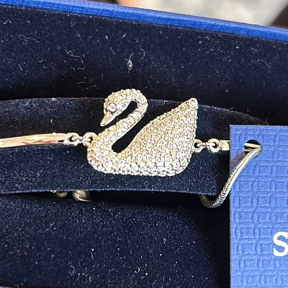Vintage Swarovski Swan Bracelet with Box - Picture 3 of 10